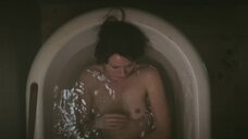 1. Наоми Уоттс топлес в ванне – Самоизоляция