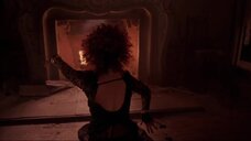 2. Амелия Кинкейд в откровенном платье – Ночь демонов (1987)