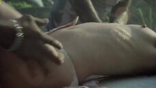 6. Сцена изнасилования Луселии Сантуш на капоте машины – Красивая, но обыкновенная