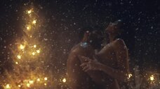 Секс с Лелой Лорен зимой в джакузи