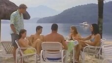 Элена Раналди, Дебора Секку и Каролина Дикманн в бикини на пляже