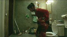 2. Кан Хе-джон в туалете – Олдбой (2003)