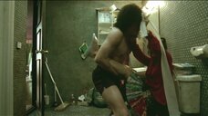 5. Кан Хе-джон в туалете – Олдбой (2003)