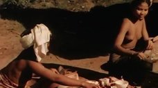 2. Голая грудь Saplak Njoman – Легонг: Танец девственниц