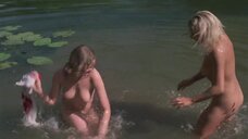 7. Сцена нападения на голых девушек на озере – Озеро живых мертвецов