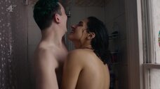 7. Секс сцена с Дезире Акхаван – Бисексуалка