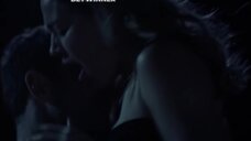 4. Секс сцена с Лаурой Гордон – Подводное течение (2018)