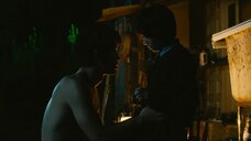 1. Секс сцена с Хитоми Накатани и Юки Мамией – Мокрая женщина на ветру