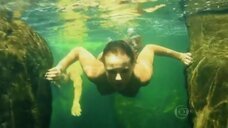 9. Обнаженная Паола Оливейра плавает у водопада – Счастливы навсегда?