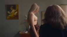 9. Голая грудь Regina Anikiy – Мадам Клод (2021)