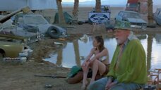 1. Дженнифер Майо в купальнике – Черри 2000