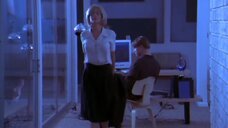 2. Интимная сцена с Кари Вурер – Паутина (2002)