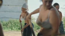 11. Русские девушки работают в лифчиках – Жуки