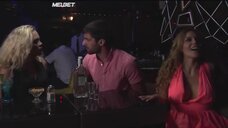 1. Сексуальная Эсмеральда Сервантес танцует в клубе – Торсон и Танга