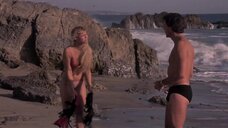 5. Кристал Шоу в белье на пляже – Крепкие тела