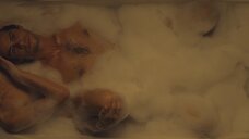 1. Горячая сцена с Ханной Гросс в ванне – Выбор Фредерика Фитцелла