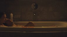 4. Горячая сцена с Ханной Гросс в ванне – Выбор Фредерика Фитцелла