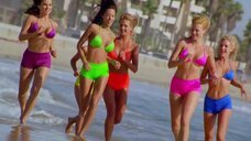 4. Фотосессия красоток в купальниках на пляже – Спасатели Малибу (сериал)