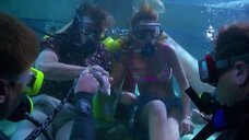 2. Камилла Мор в купальнике под водой – Спасатели Малибу (сериал)