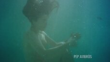 7. Обнаженная Адриана Угарте плавает под водой – Аче