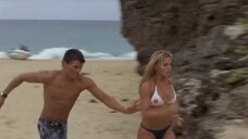 7. Горячая сцена с Николь Эггерт на пляже – Гавайская свадьба