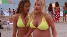 7. Джейми Бергман и Лайла Арсиери в бикини на пляже – SOSатели Малибу