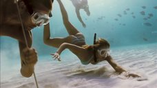 2. Секси Джессика Альба и Эшли Скотт ищут сокровища на дне океана – Добро пожаловать в рай!