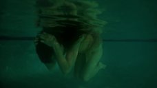 6. Франческа Иствуд в бассейне – Магистр изящных искусств