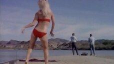 1. Секси Бабетта Бардо на пляже в красном бикини – Рай в шалаше