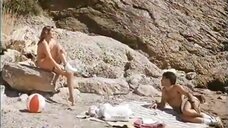 10. Секс с голой девушкой на пляже – Горячие летние каникулы