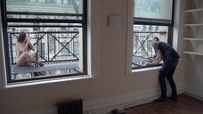 10. Абсолютно голая Jeannie Park на балконе во время фотосессии – Нагота (2017)