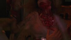 2. Кровавая сцена с Кэтлин Кинмонт – Невеста реаниматора