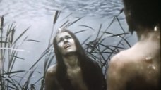 5. Голая грудь Джуди Денч – Сон в летнюю ночь (1968)