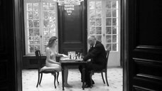 5. Голая шахматистка – Роз, это Париж