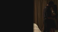 1. Красивая секс сцена с Бет Хамфрис – Кабинет