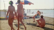 2. Сцена с нудистами на пляже – Красота порока
