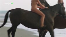 1. Голая Инес Котман на коне – Красота порока