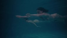 1. Голые девушки плавают под водой – Спермула