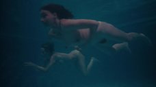 2. Голые девушки плавают под водой – Спермула