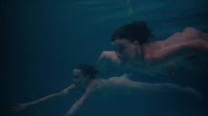 4. Голые девушки плавают под водой – Спермула