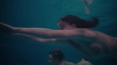 5. Голые девушки плавают под водой – Спермула