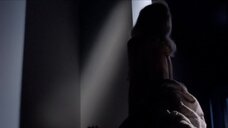 2. Секс сцена с Лаурой Карни – Счастливой адской ночи