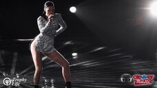 4. Секси Ариана Гранде, Ники Минаж и Джесси Джей на Bang Bang VMA 2014 