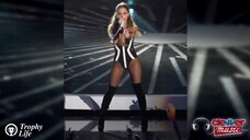 5. Секси Ариана Гранде, Ники Минаж и Джесси Джей на Bang Bang VMA 2014 