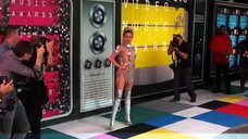 1. Майли Сайрус в откровенном наряде на MTV Video Music Awards 2015 