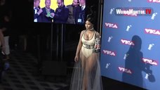 1. Декольте Ники Минаж на MTV Video Music Awards 2018 
