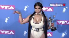 5. Декольте Ники Минаж на MTV Video Music Awards 2018 