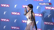 6. Декольте Ники Минаж на MTV Video Music Awards 2018 