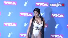 7. Декольте Ники Минаж на MTV Video Music Awards 2018 