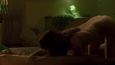 8. Откровенная секс сцена с Деборой Реви – Q: Загадка женщины